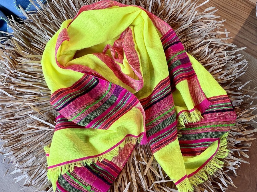 Pashmina amarillo fluor